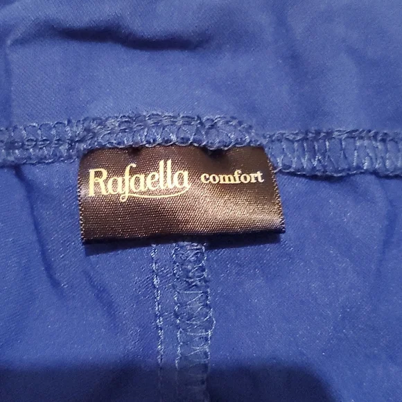 Shorts - Picture 3 of 3